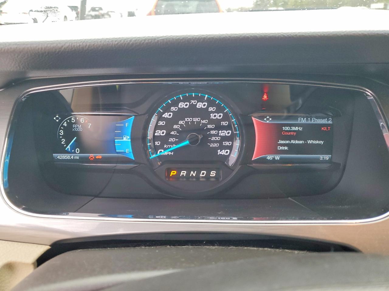 2015 FORD TAURUS SEL photo 9