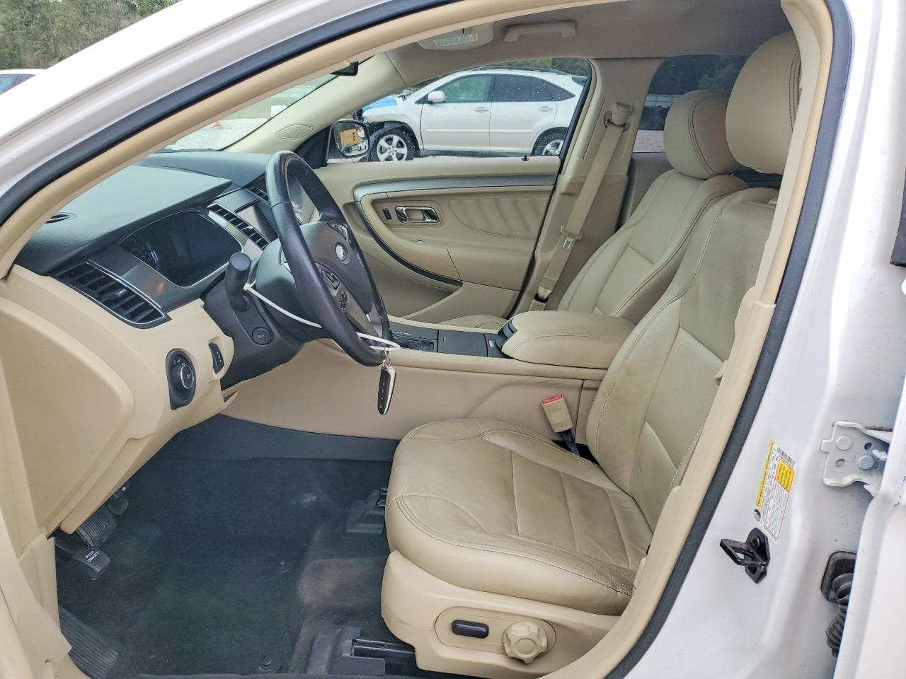 2015 FORD TAURUS SEL photo 7