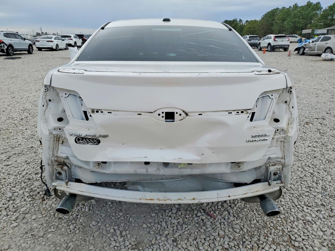 2015 FORD TAURUS SEL photo 6