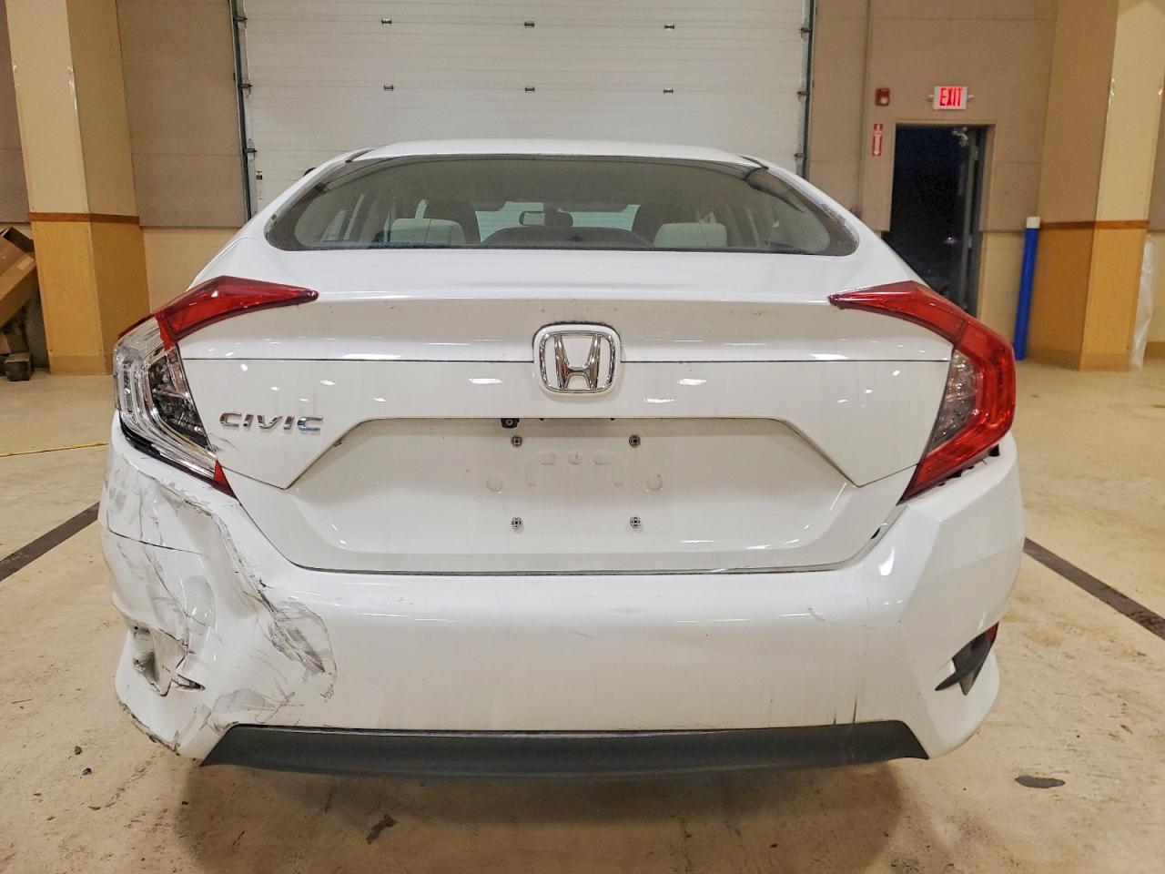 2016 HONDA CIVIC LX photo 6