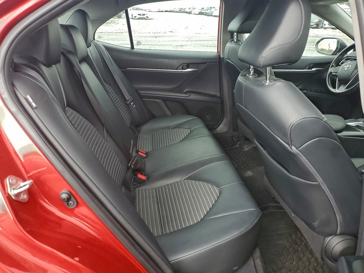 2020 TOYOTA CAMRY SE photo 10