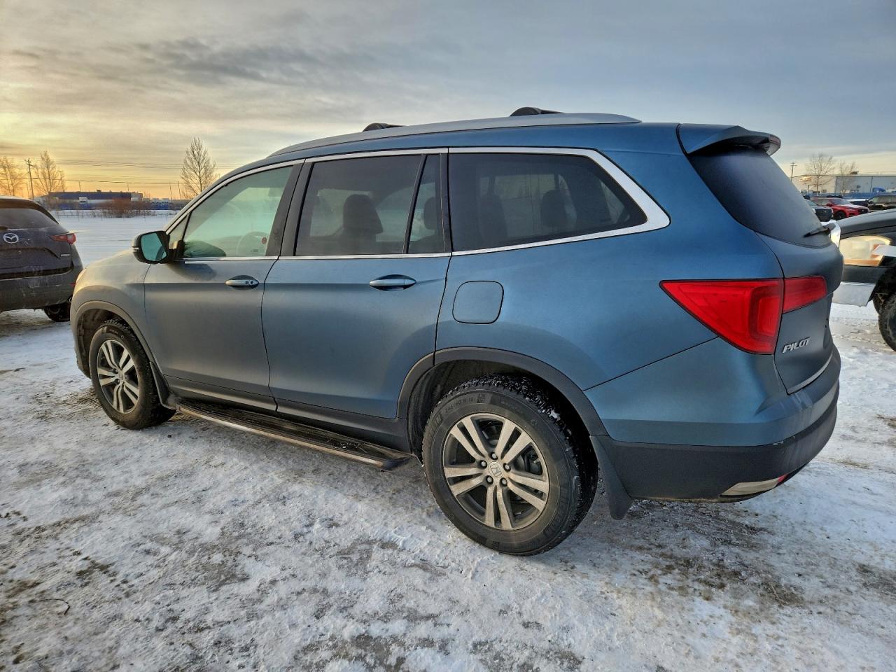 2016 HONDA PILOT EXLN photo 2