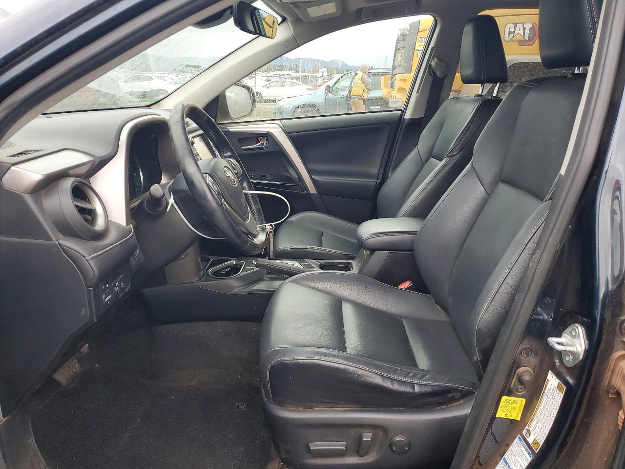2017 TOYOTA RAV4 HV LIMITED photo 7