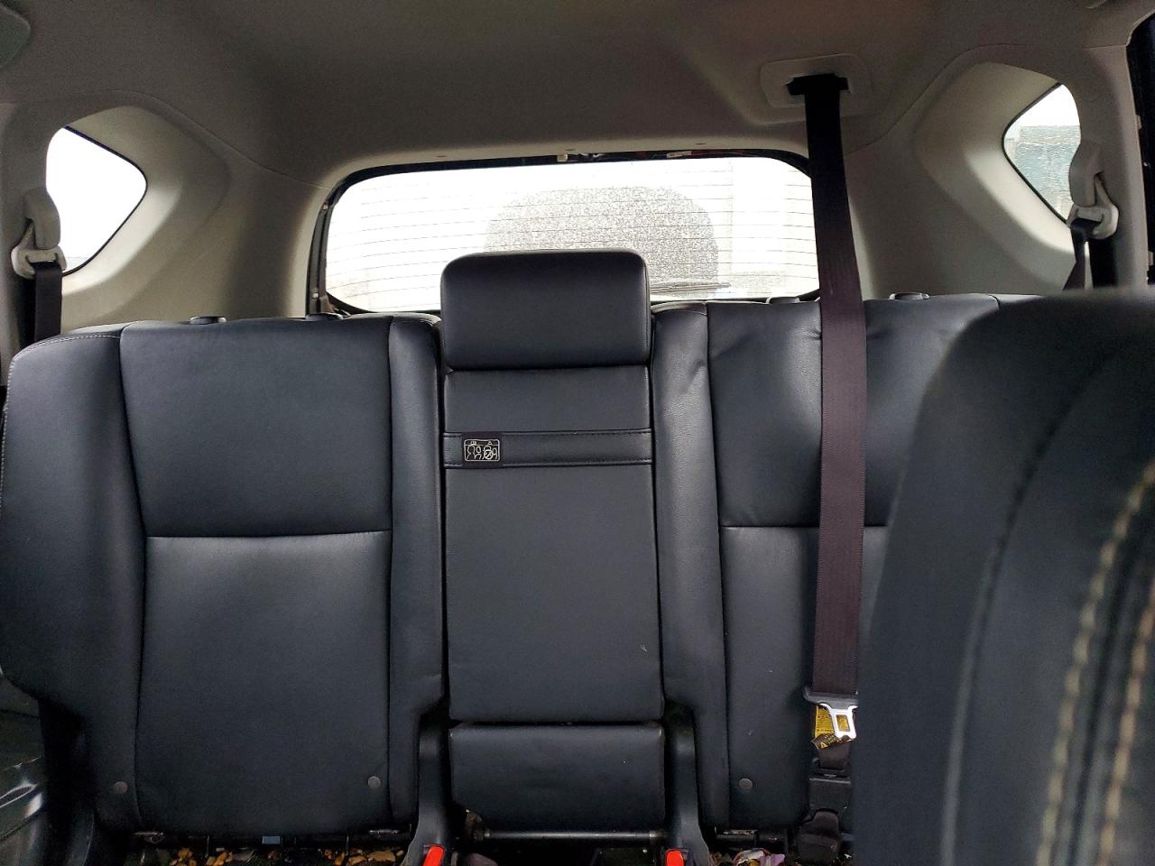 2017 TOYOTA RAV4 HV LIMITED photo 10