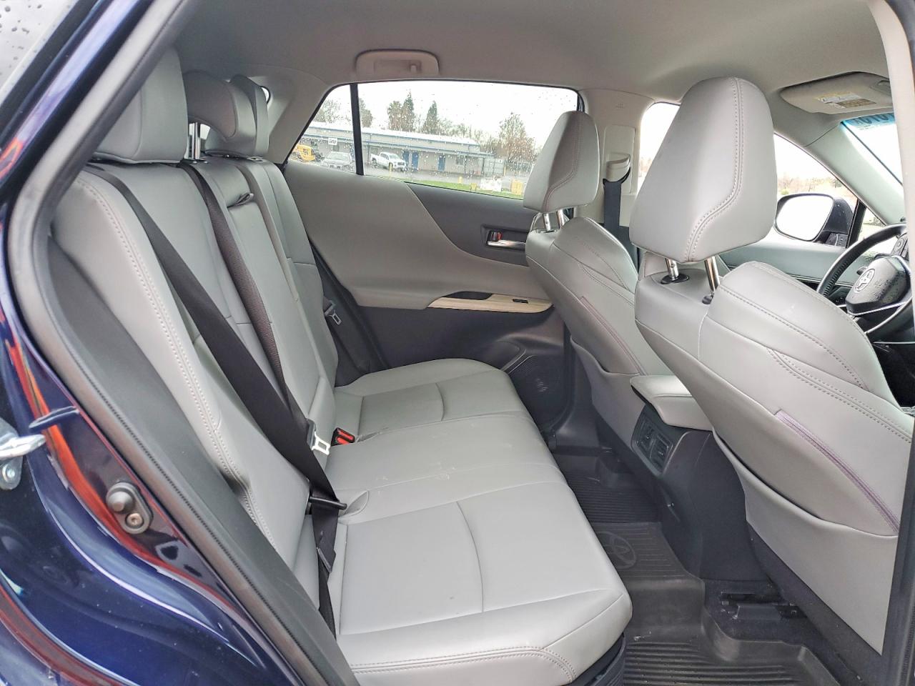 2022 TOYOTA VENZA LE photo 11