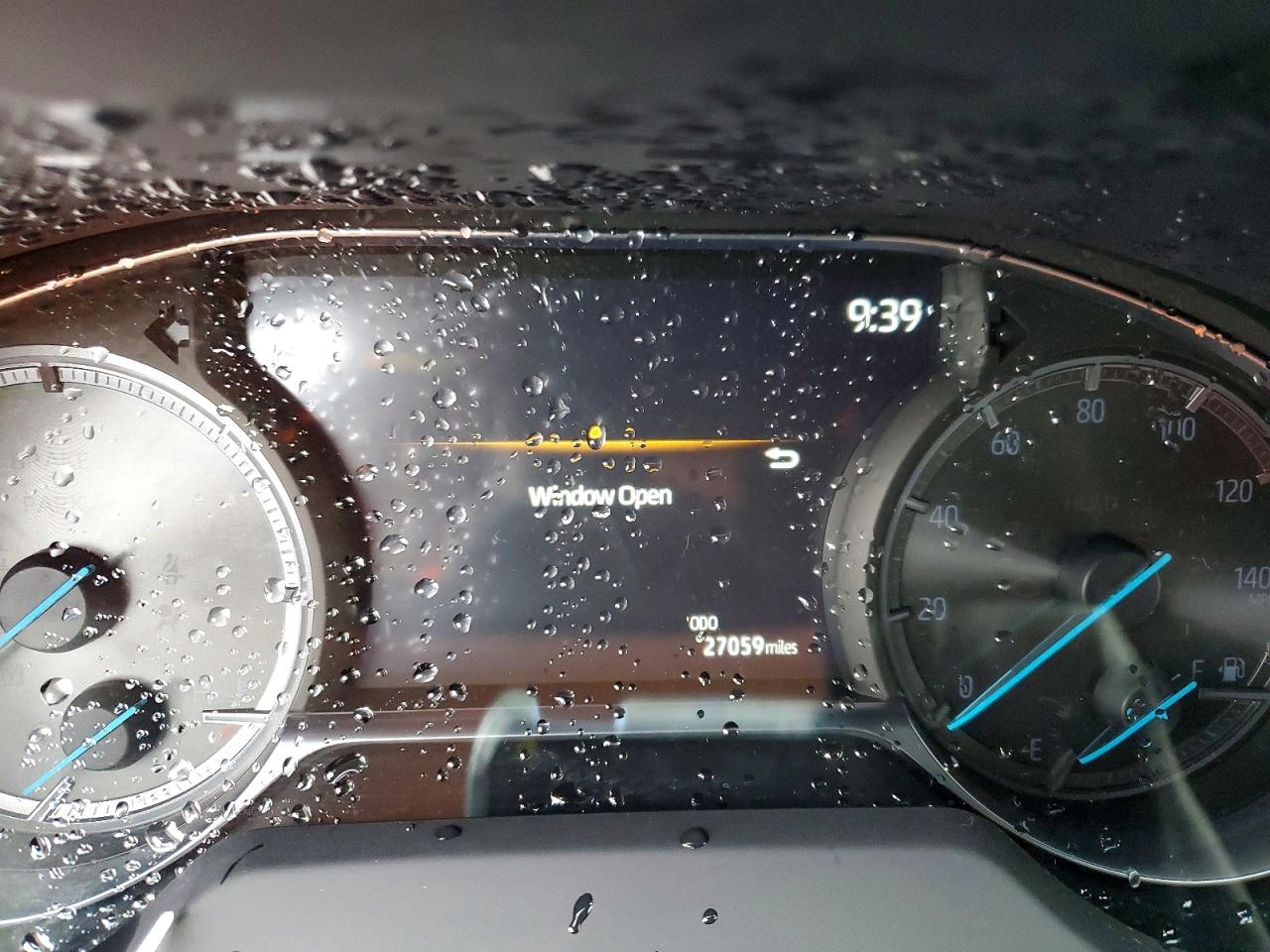 2022 TOYOTA VENZA LE photo 9