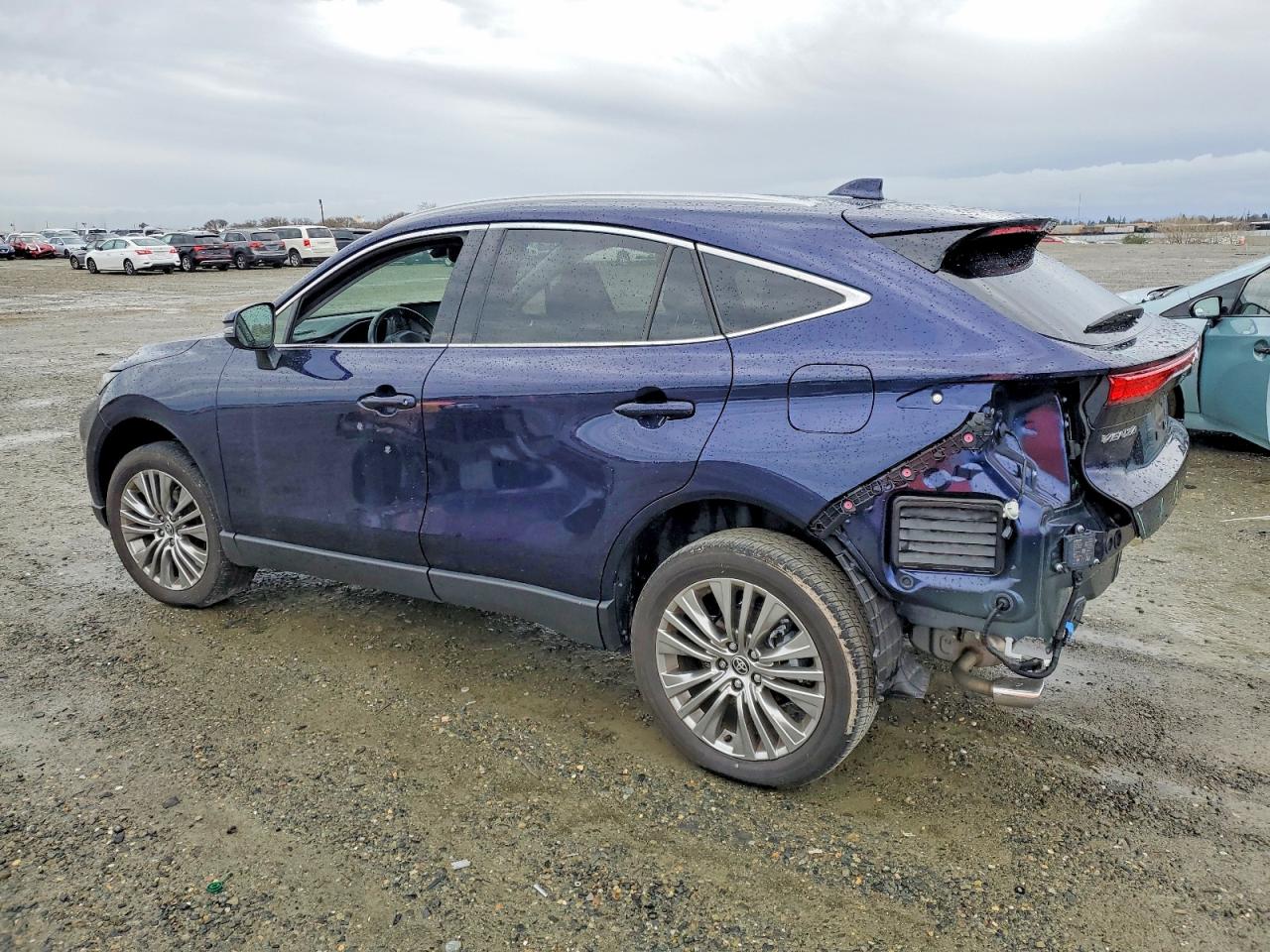 2022 TOYOTA VENZA LE photo 2