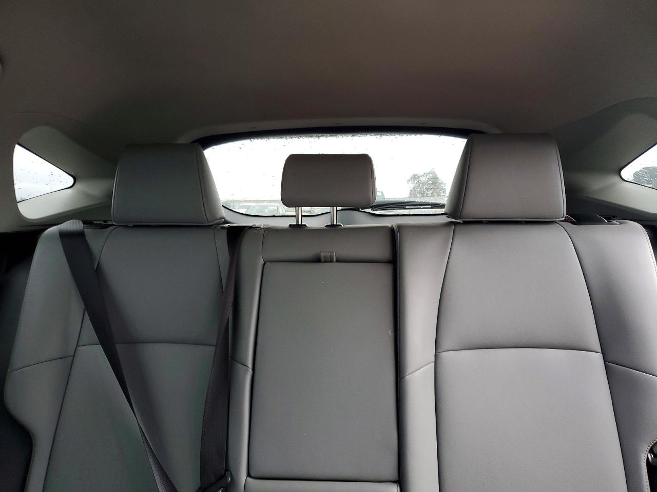 2022 TOYOTA VENZA LE photo 10