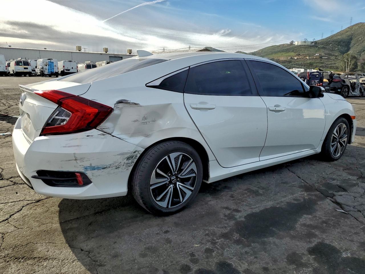 2016 HONDA CIVIC EX photo 3