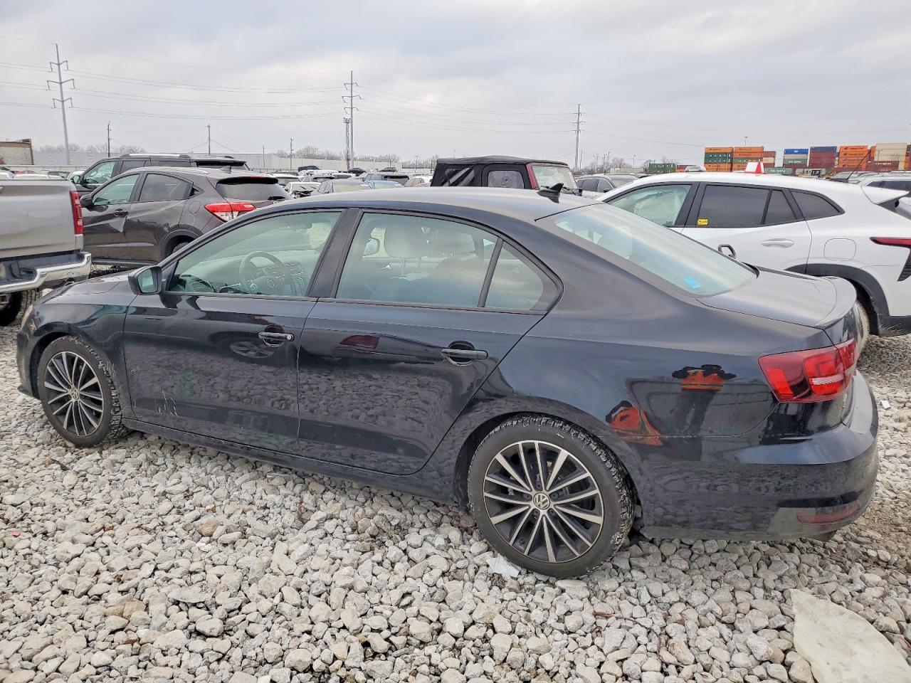 2016 VOLKSWAGEN JETTA SPORT photo 2