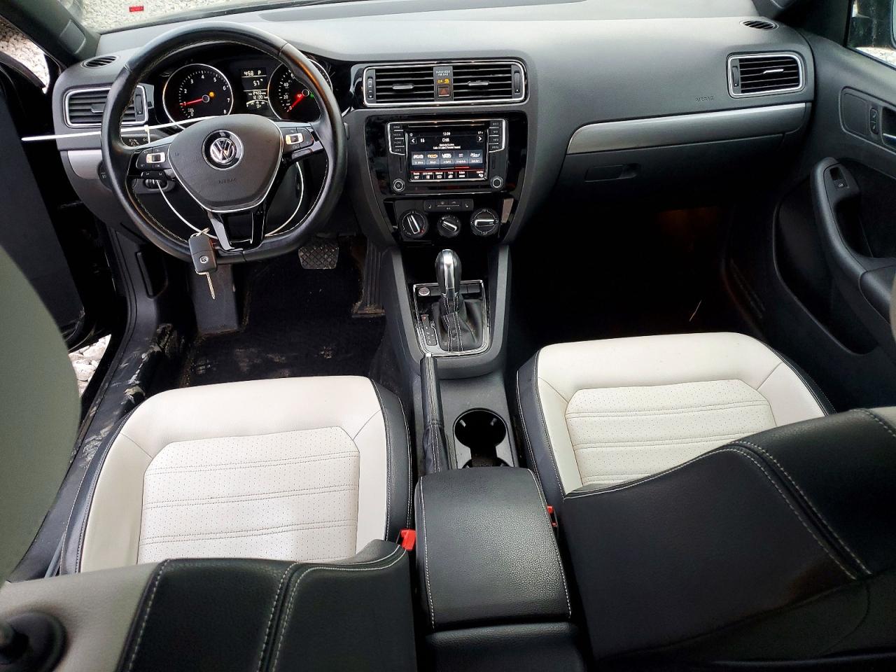 2016 VOLKSWAGEN JETTA SPORT photo 8