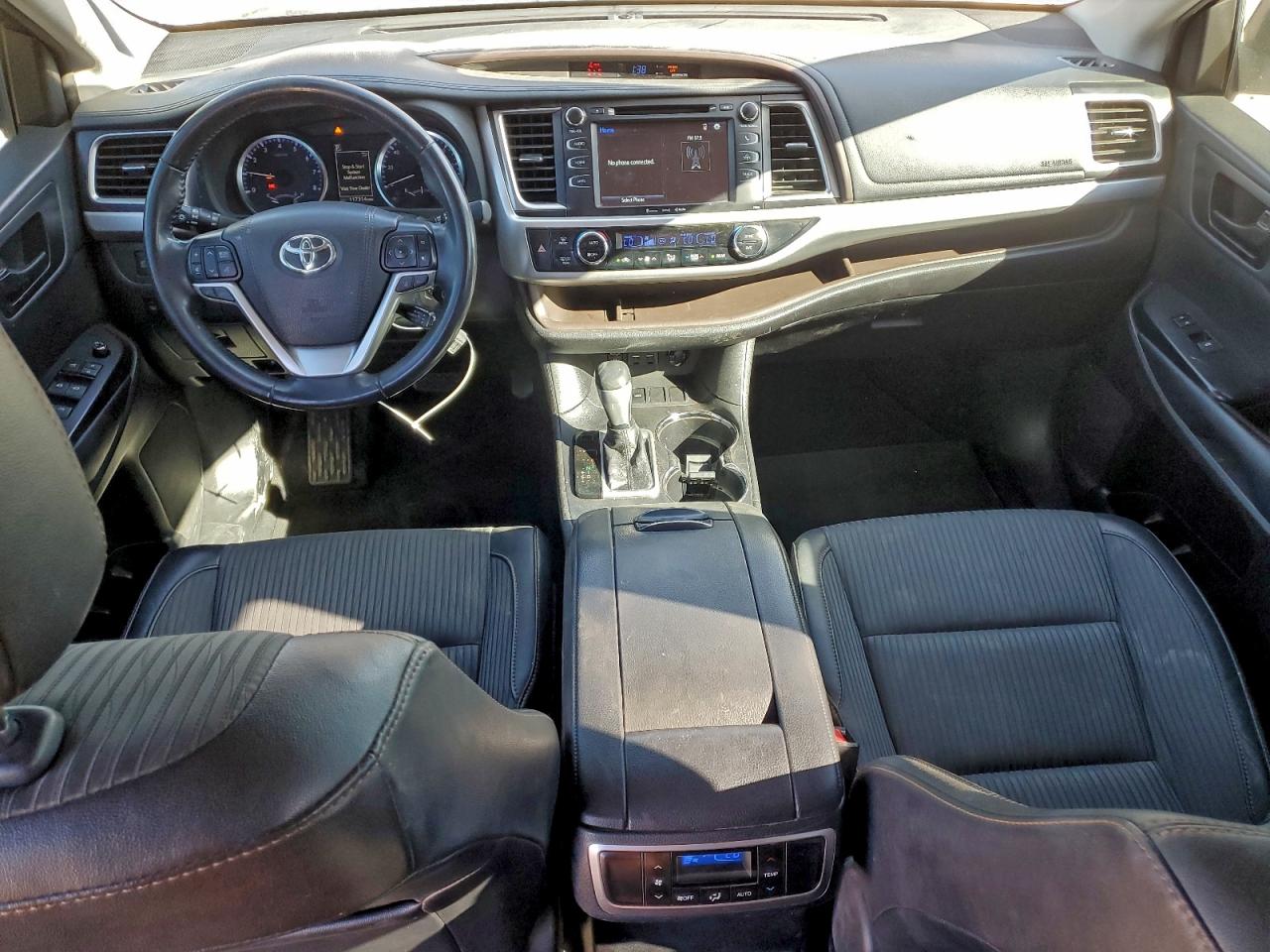 2019 TOYOTA HIGHLANDER photo 22