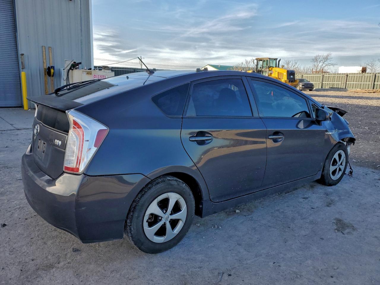 2013 TOYOTA PRIUS photo 5