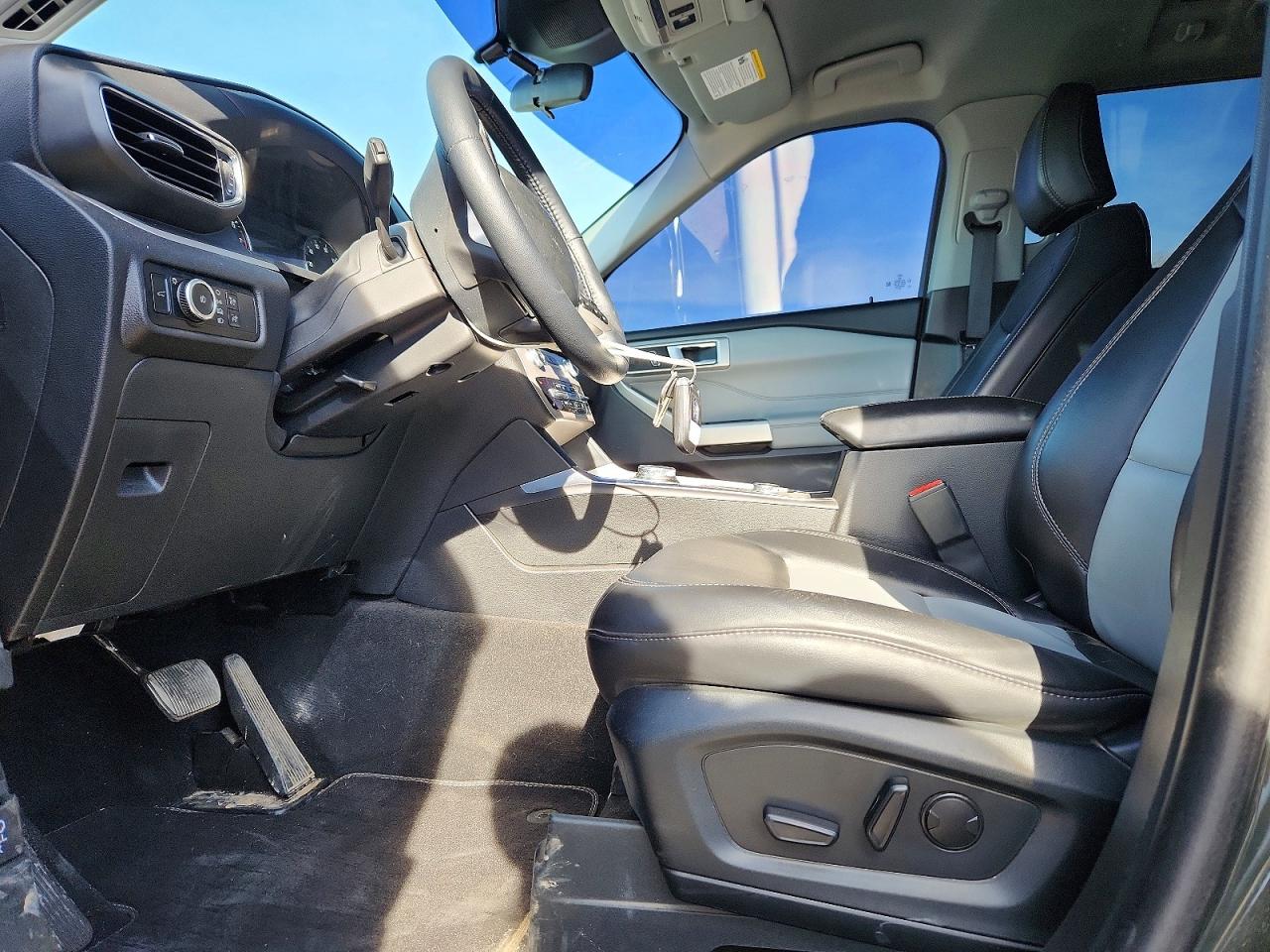 2023 FORD EXPLORER XLT photo 7