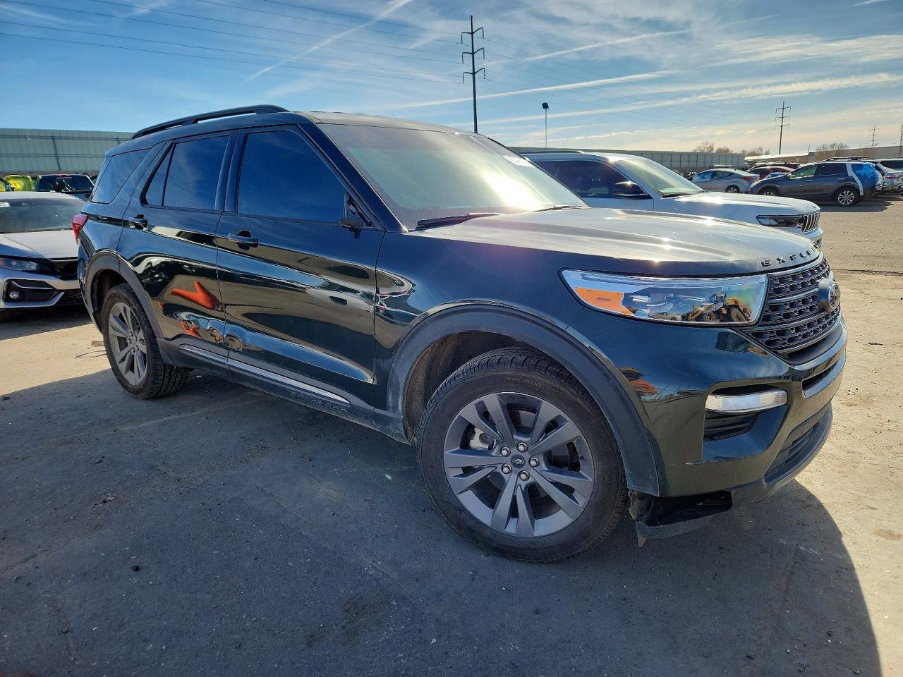 2023 FORD EXPLORER XLT photo 4
