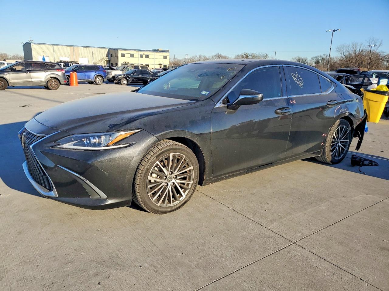 2023 LEXUS ES