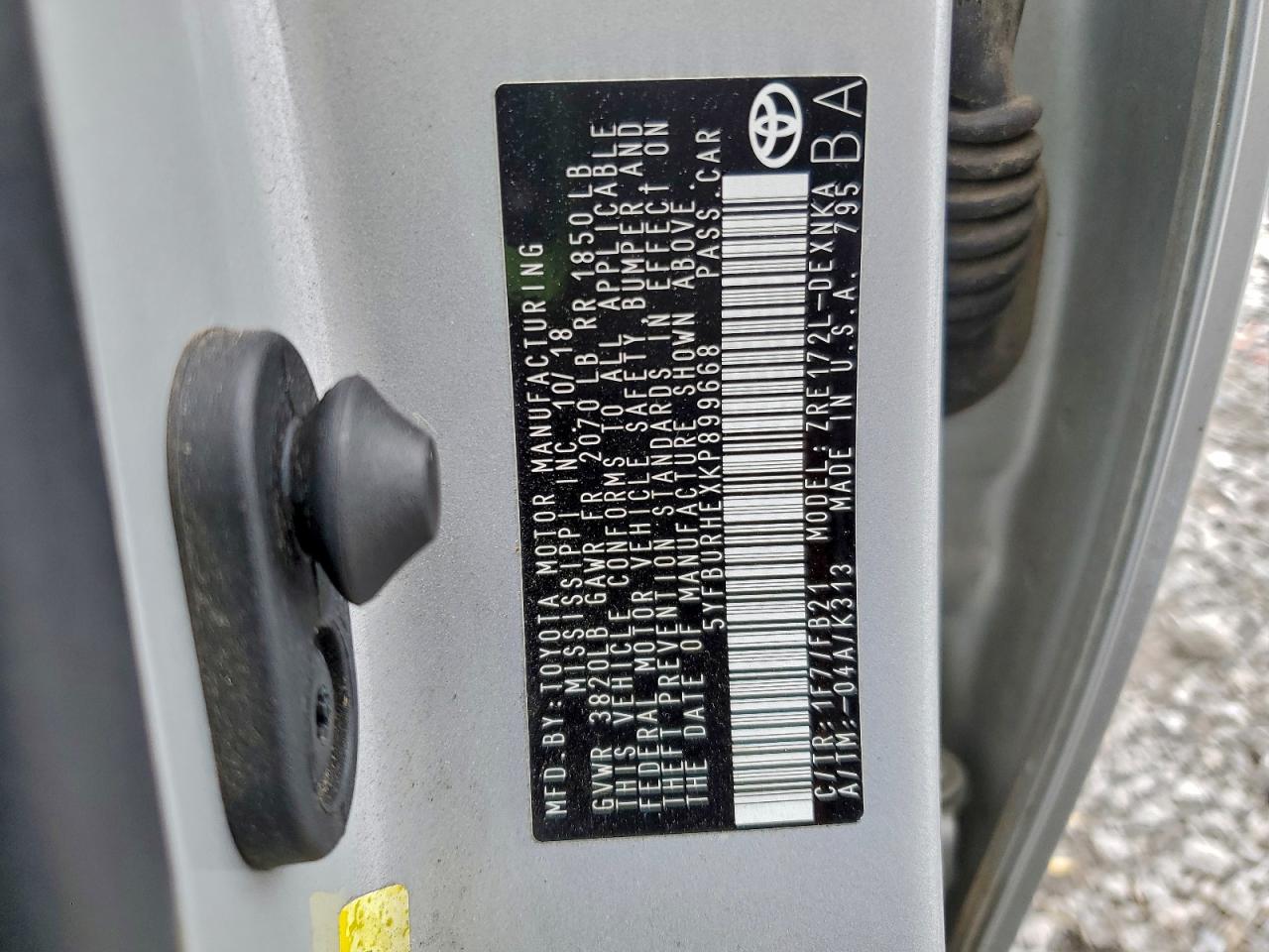 2019 TOYOTA COROLLA L photo 12