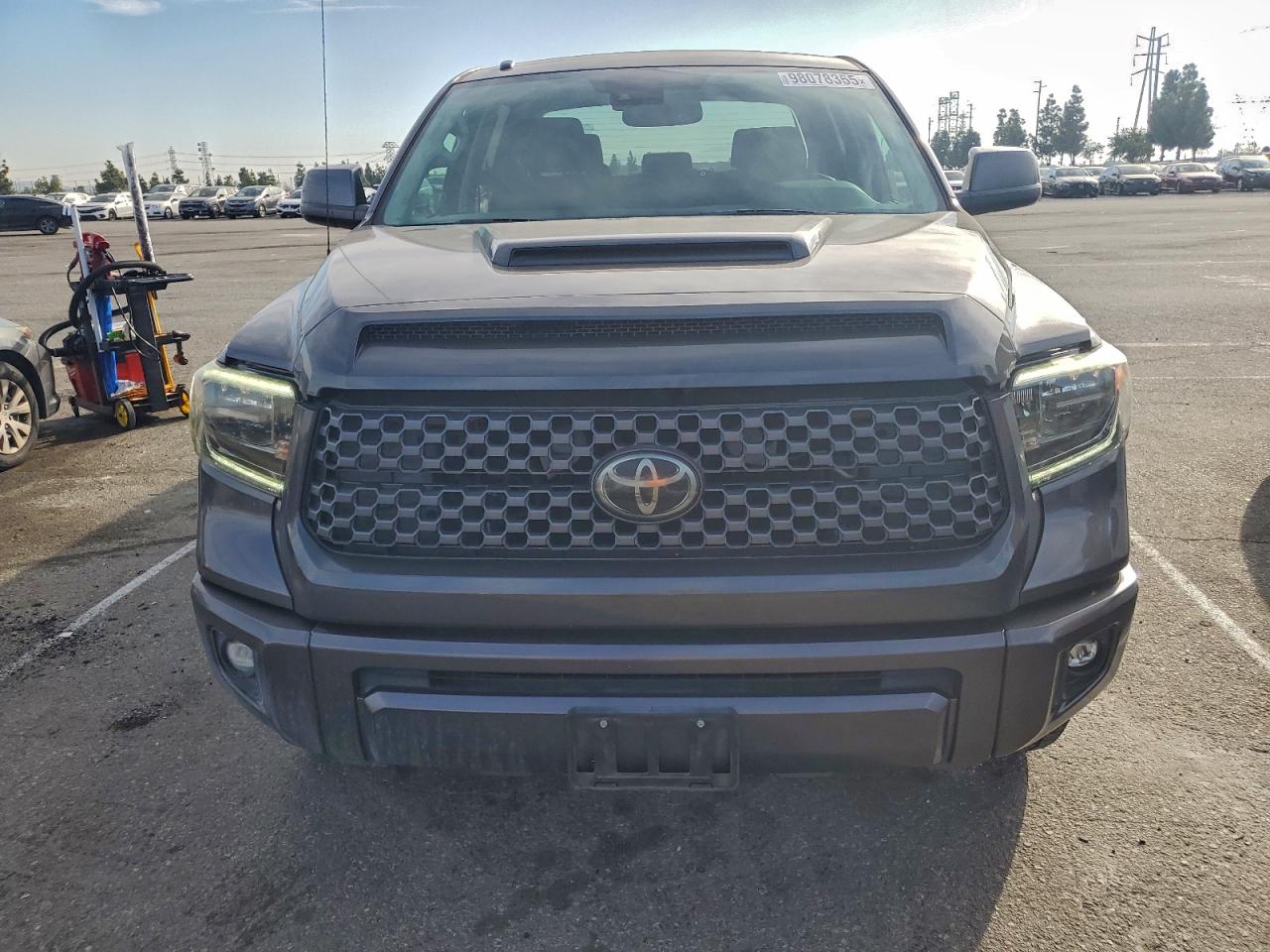 2018 TOYOTA TUNDRA CREWMAX SR5 photo 5