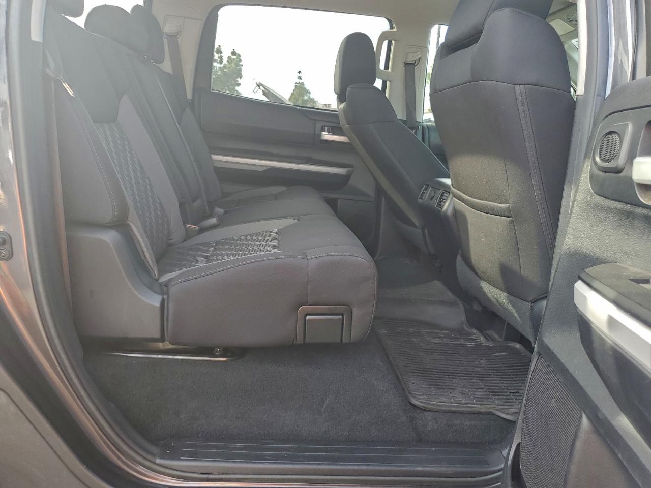 2018 TOYOTA TUNDRA CREWMAX SR5 photo 10