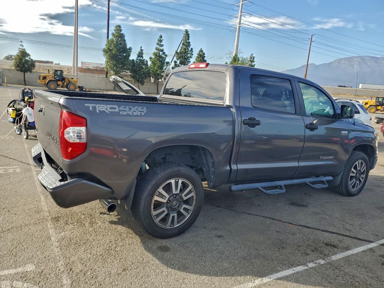 2018 TOYOTA TUNDRA CREWMAX SR5 photo 3