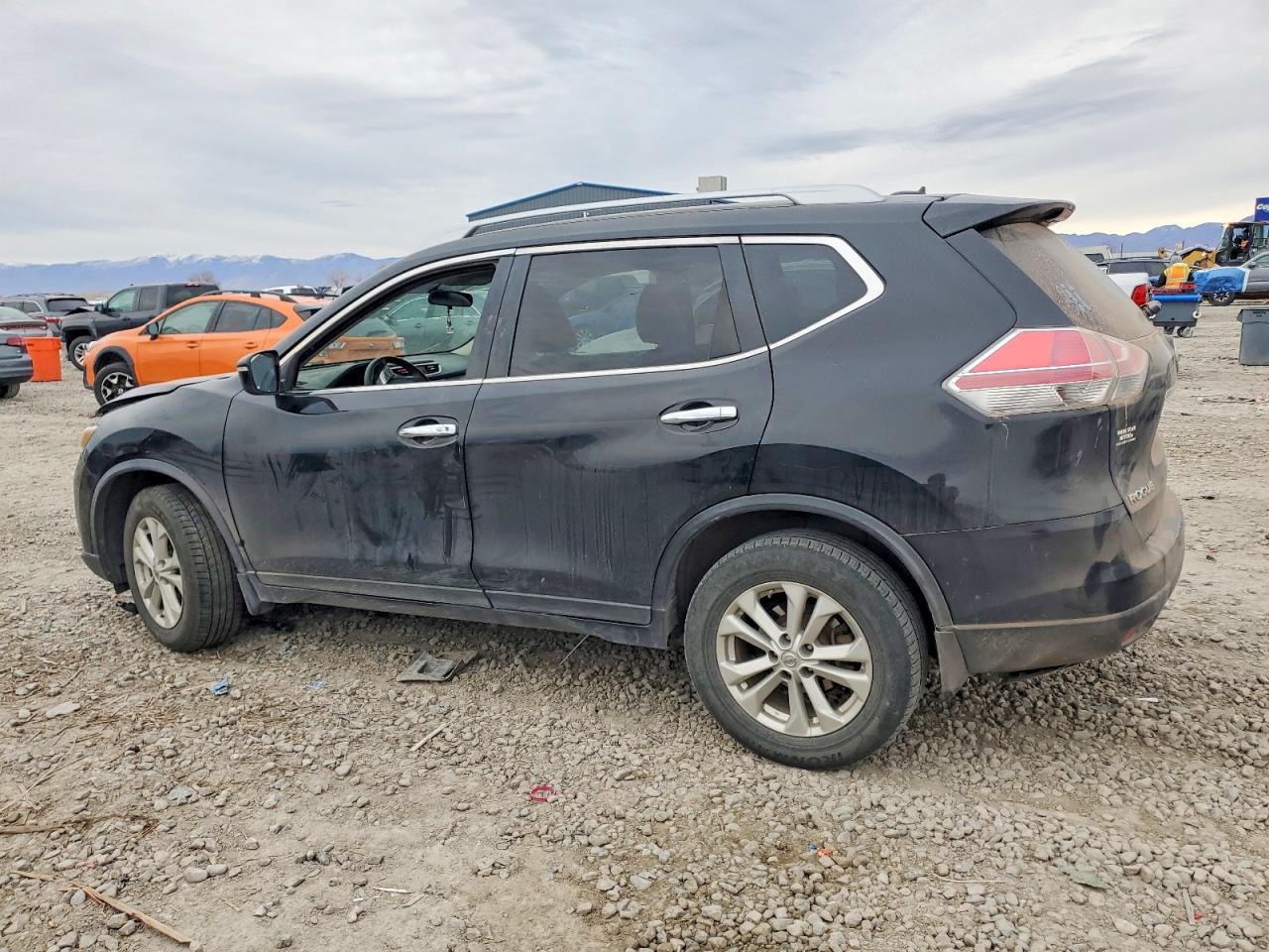 2014 NISSAN ROGUE S photo 2