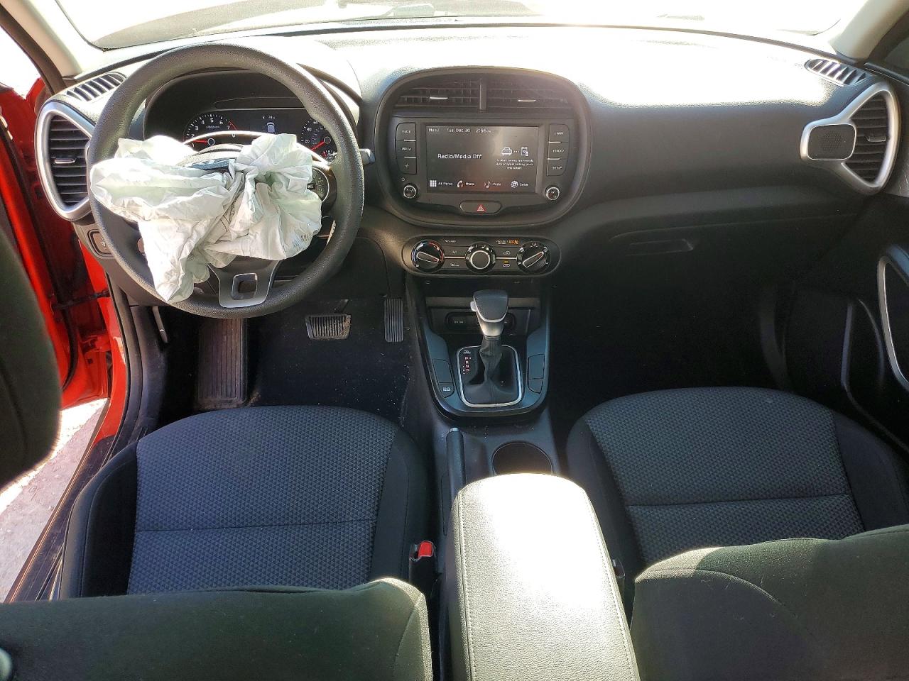 2022 KIA SOUL LX photo 8