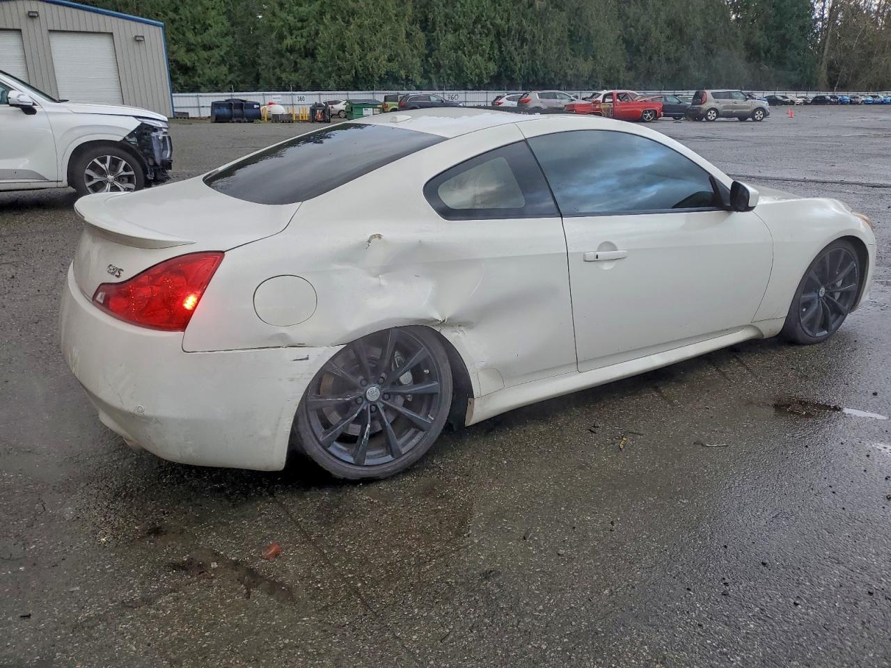 2010 INFINITI G37 BASE photo 3