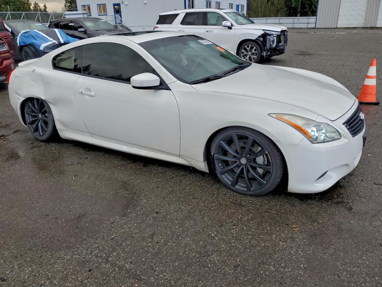 2010 INFINITI G37 BASE photo 4