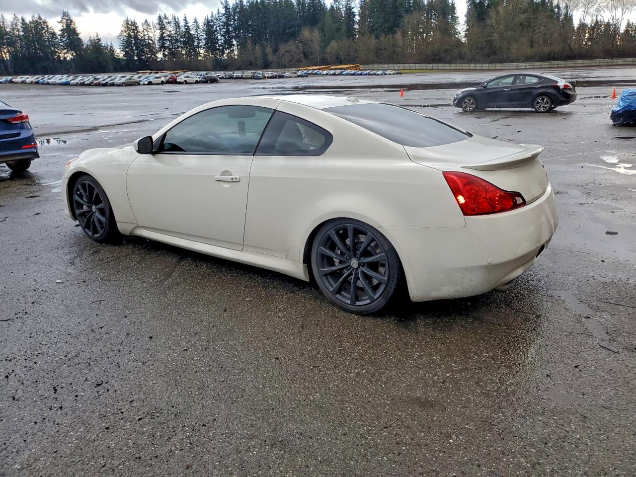 2010 INFINITI G37 BASE photo 2