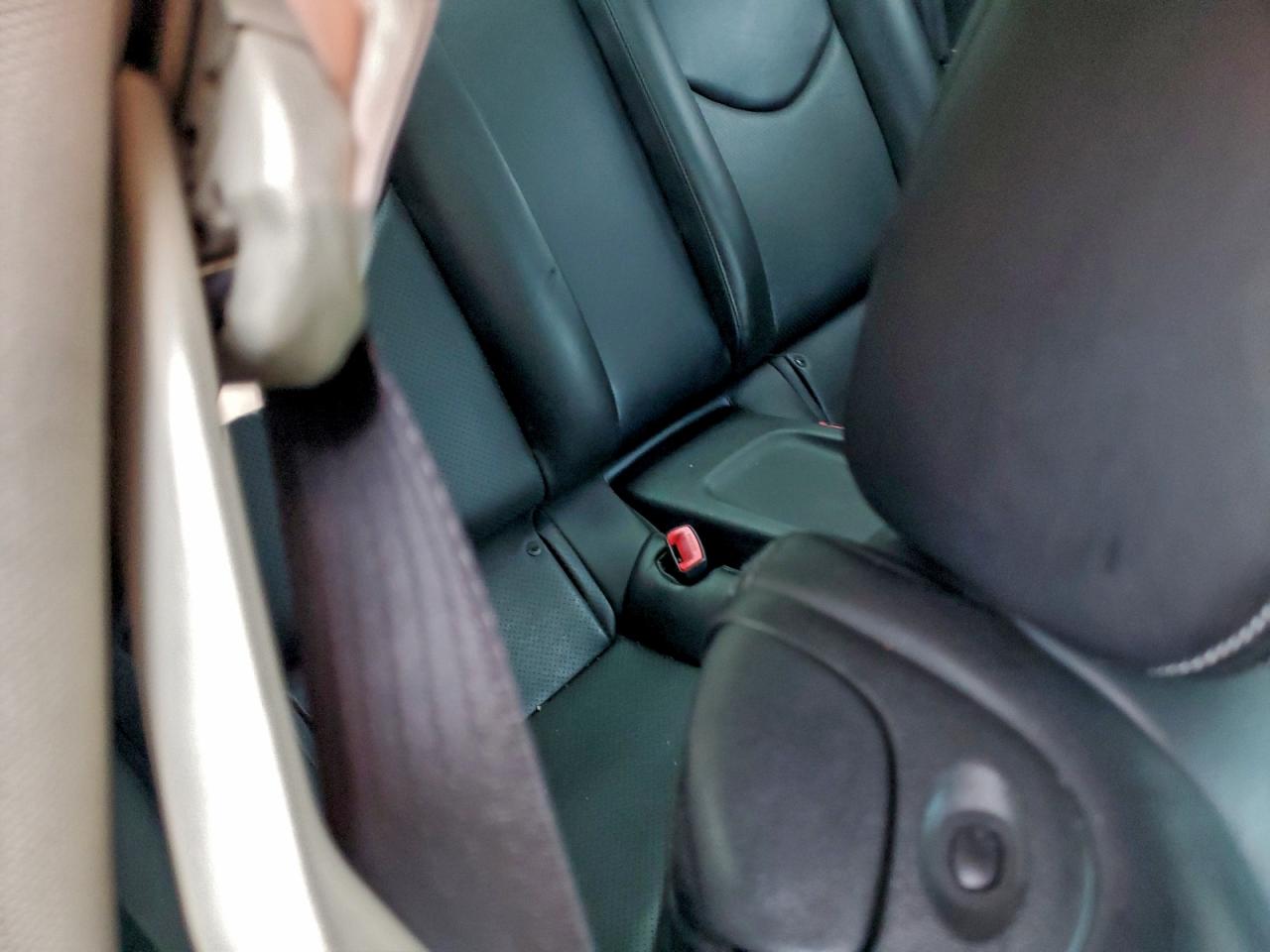 2010 INFINITI G37 BASE photo 10