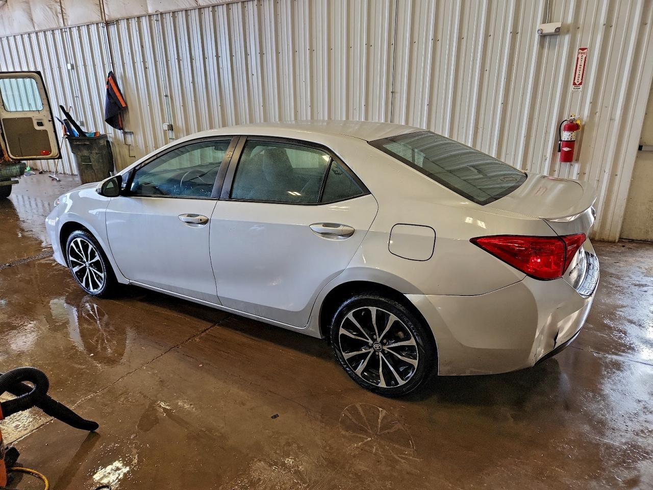 2017 TOYOTA COROLLA L photo 2
