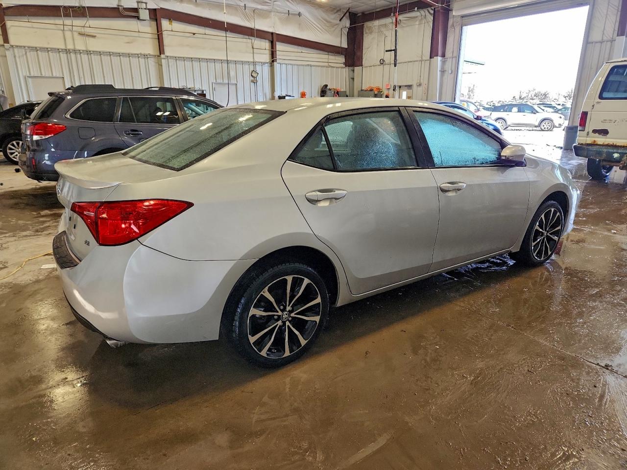 2017 TOYOTA COROLLA L photo 3
