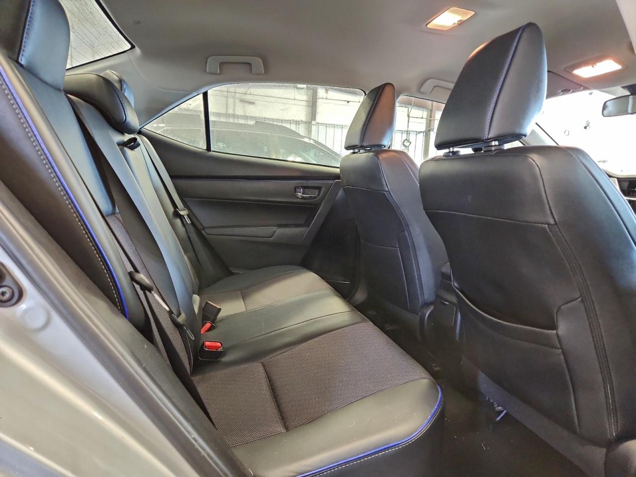 2017 TOYOTA COROLLA L photo 10