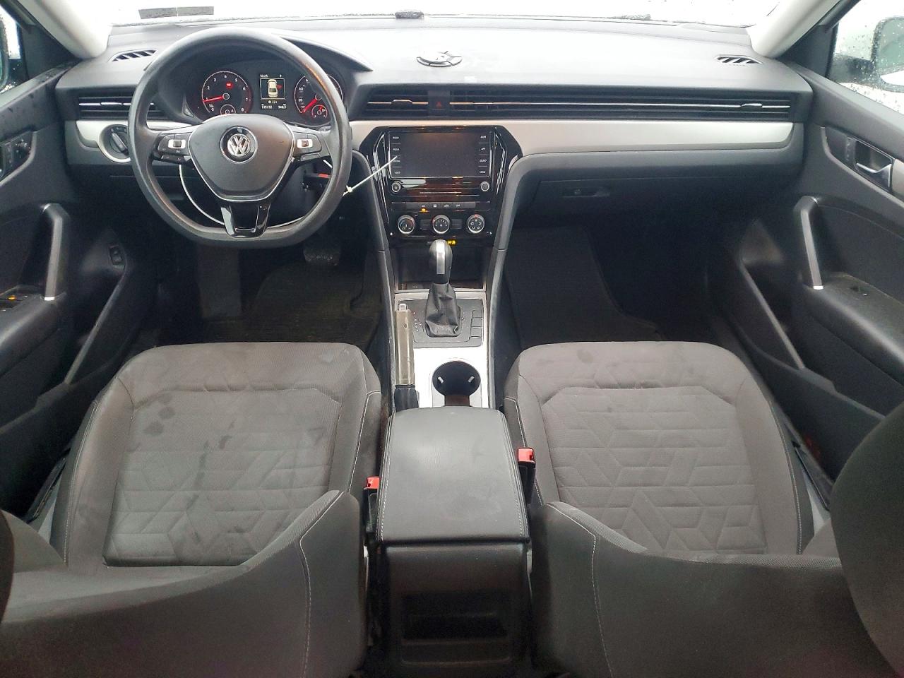 2020 VOLKSWAGEN PASSAT S photo 8