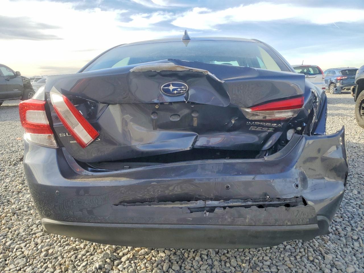 2017 SUBARU IMPREZA LIMITED photo 6