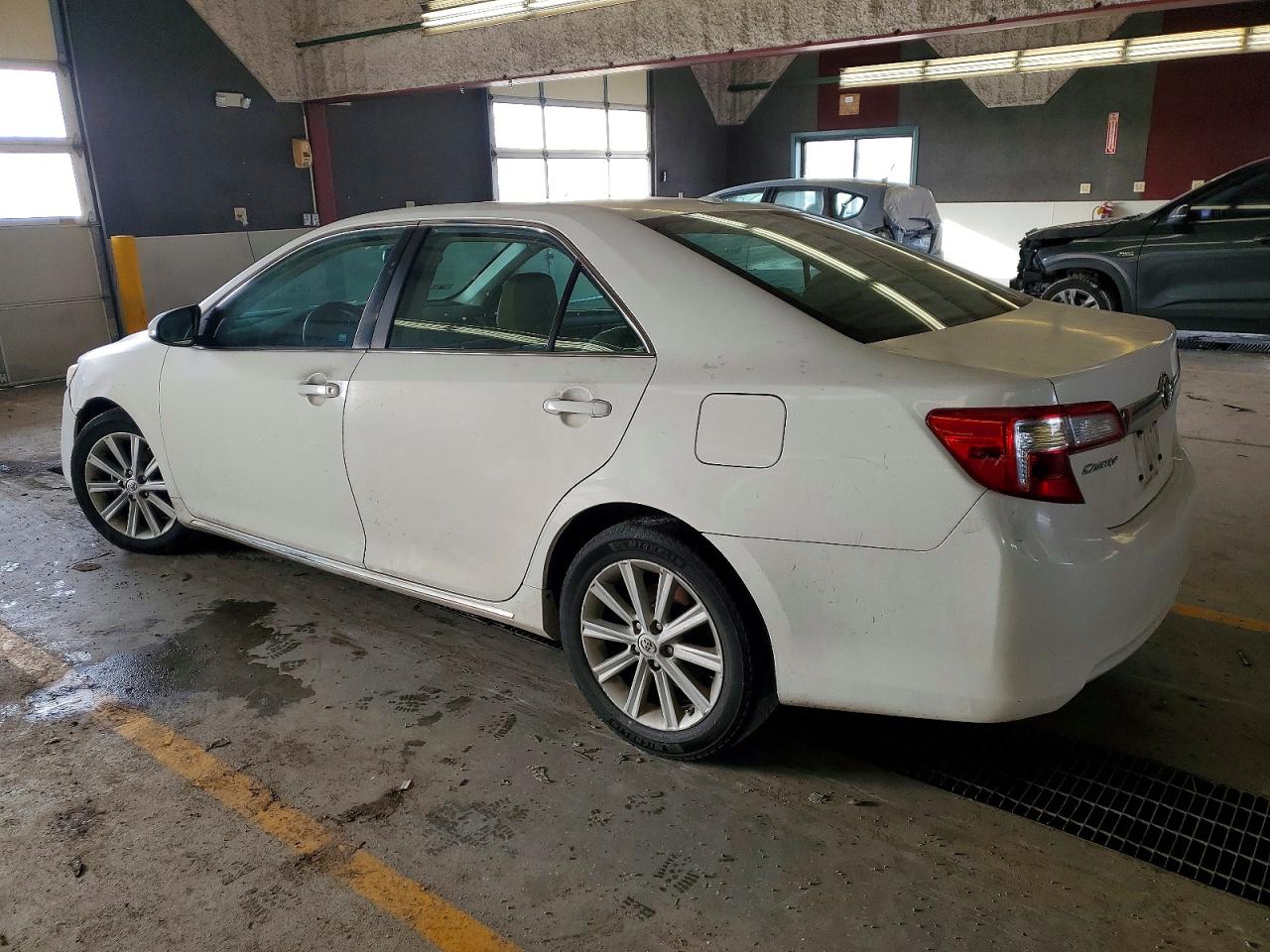 2013 TOYOTA CAMRY L photo 2