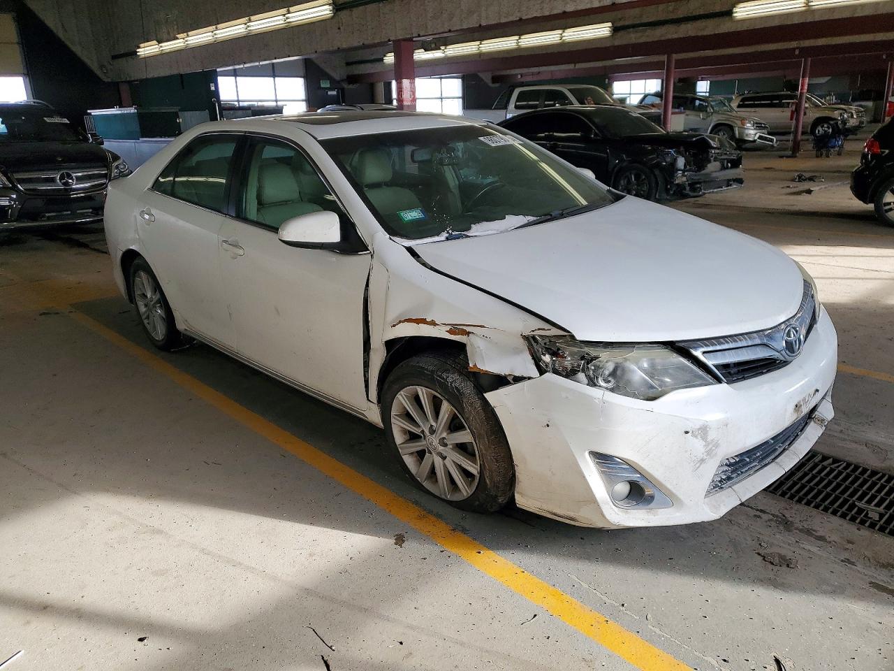 2013 TOYOTA CAMRY L photo 4