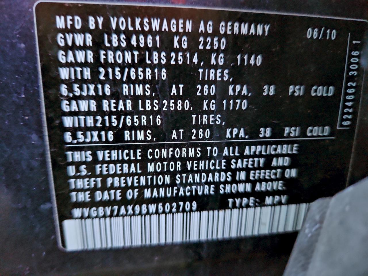 2011 VOLKSWAGEN TIGUAN S photo 13