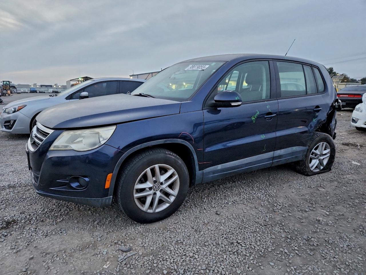 2011 VOLKSWAGEN TIGUAN