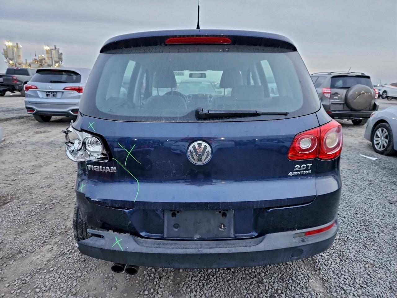 2011 VOLKSWAGEN TIGUAN S photo 6