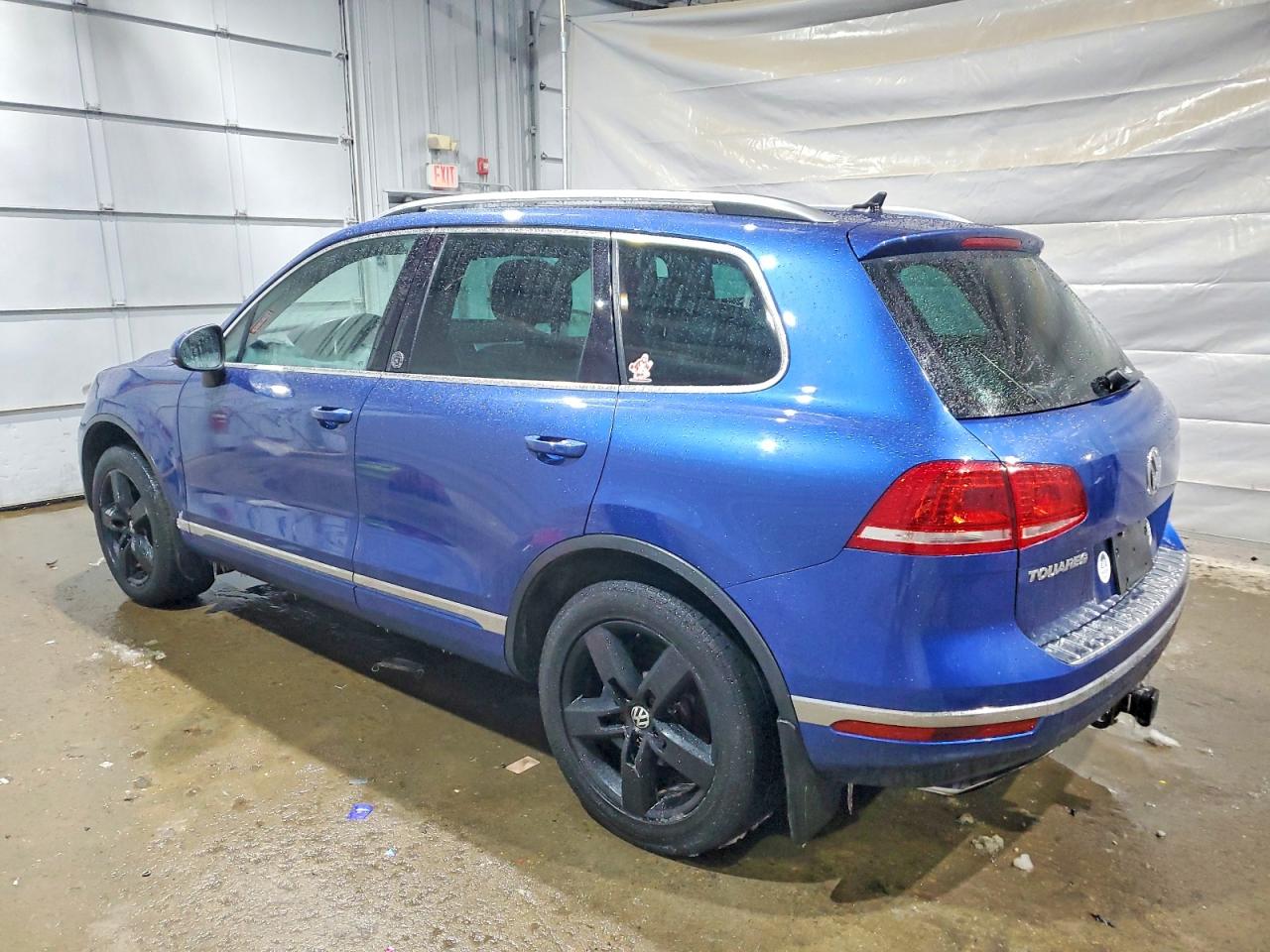 2017 VOLKSWAGEN TOUAREG WOLFSBURG photo 3