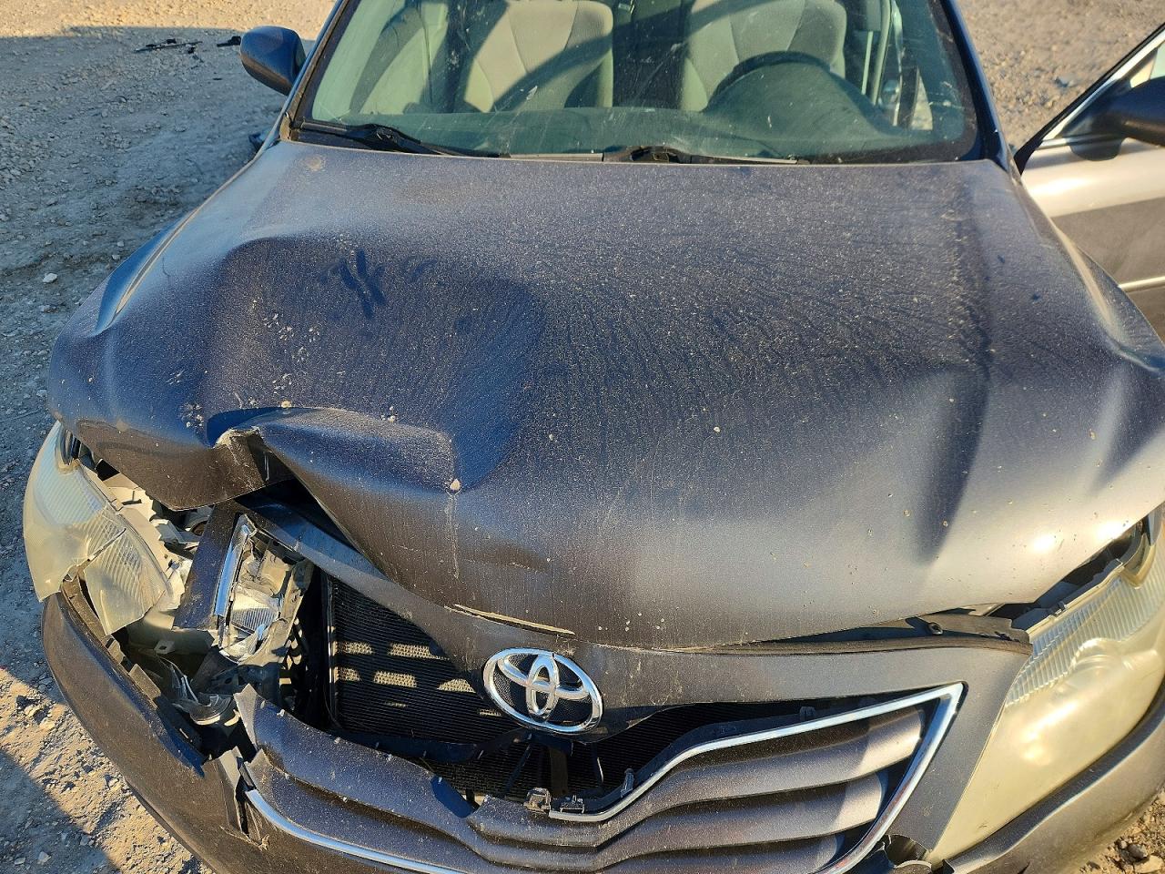 2010 TOYOTA CAMRY BASE photo 11
