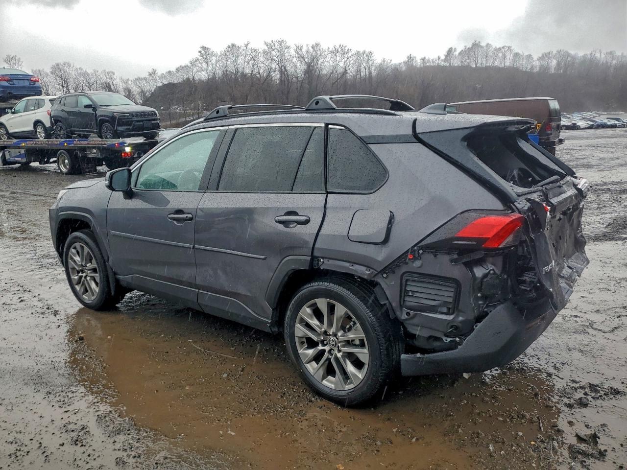 2024 TOYOTA RAV4 XLE PREMIUM photo 2