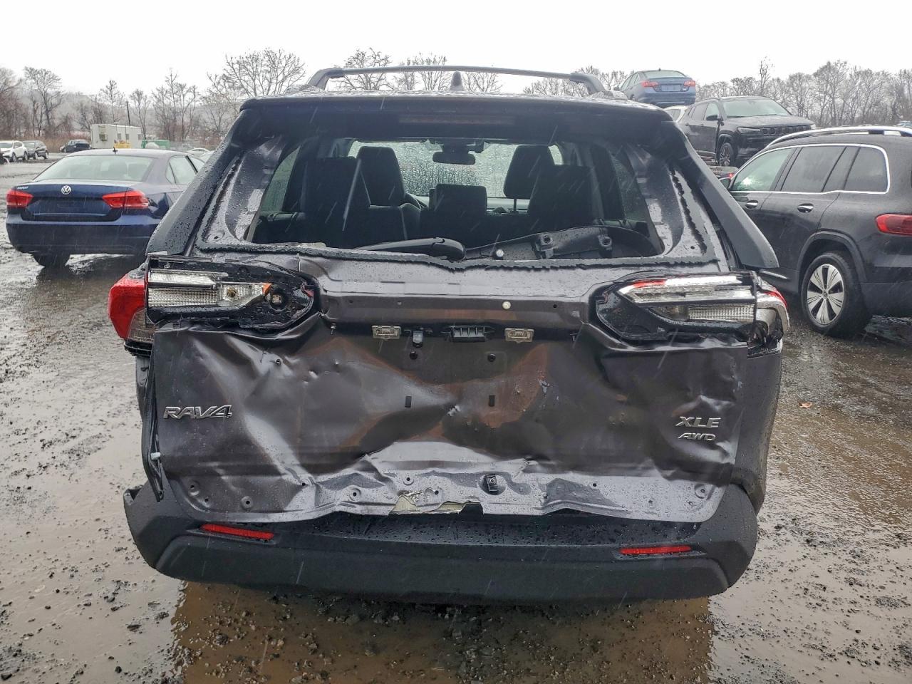2024 TOYOTA RAV4 XLE PREMIUM photo 6