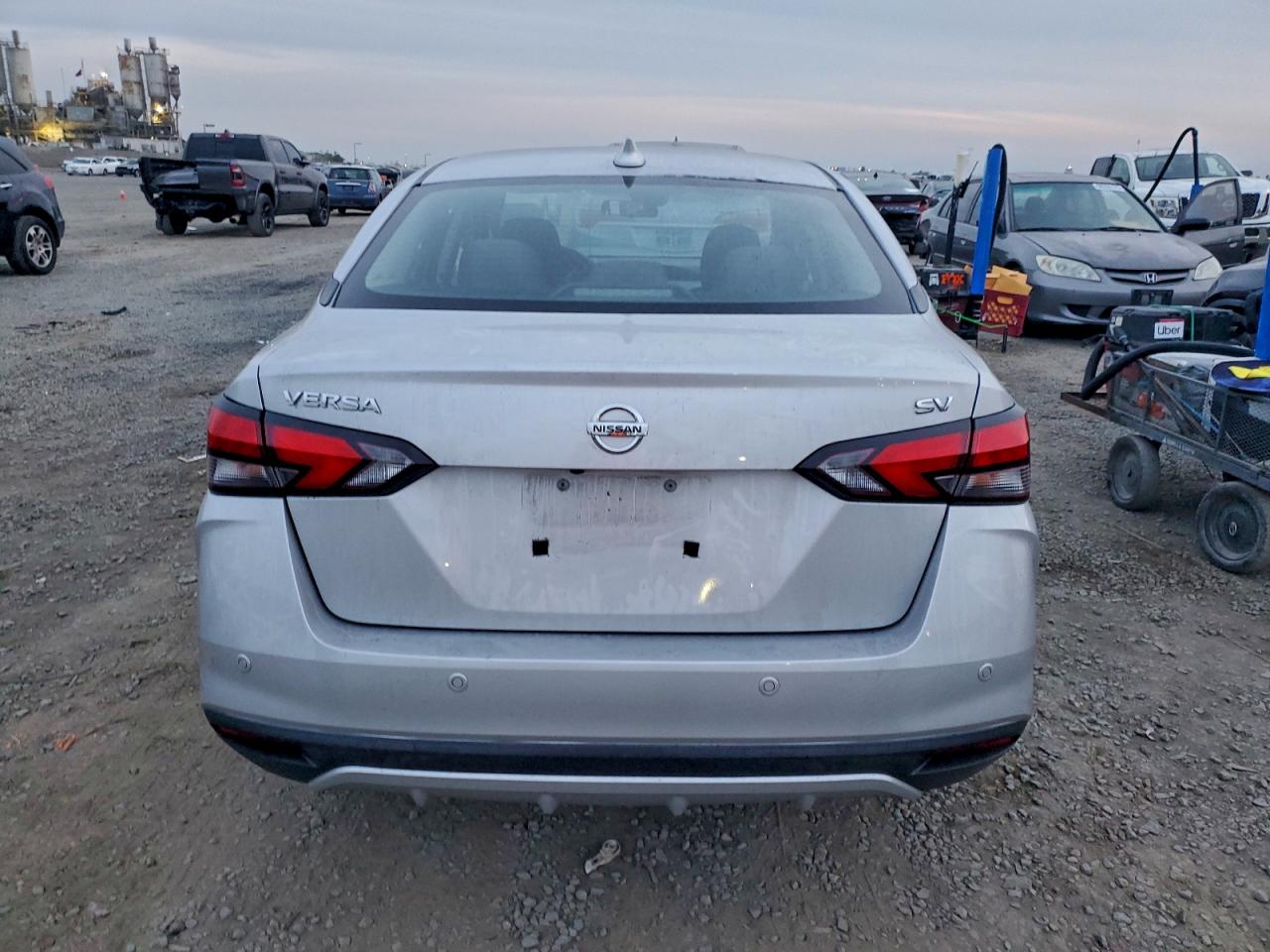 2021 NISSAN VERSA SV photo 6