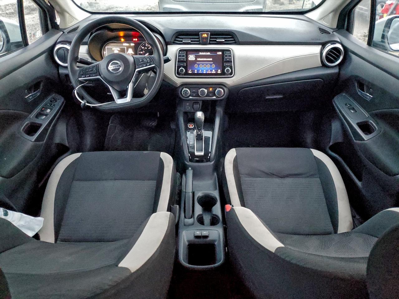 2021 NISSAN VERSA SV photo 8