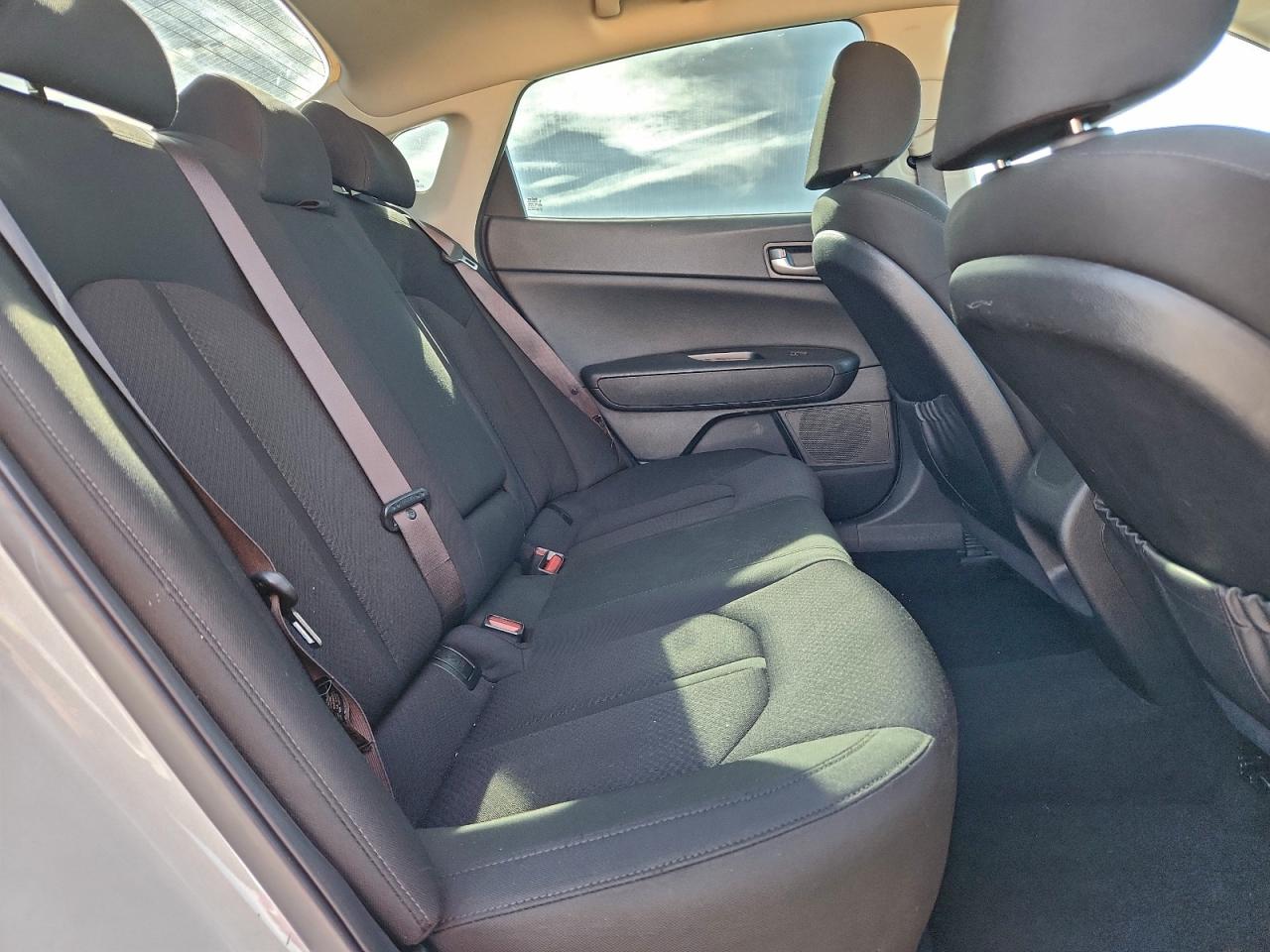 2016 KIA OPTIMA LX photo 10