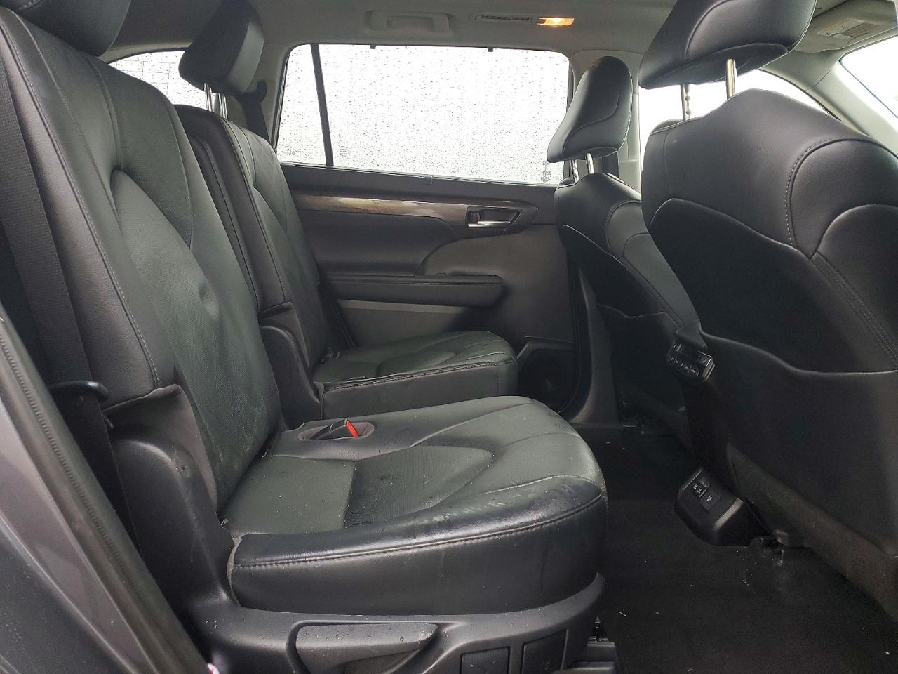2020 TOYOTA HIGHLANDER PLATINUM photo 11