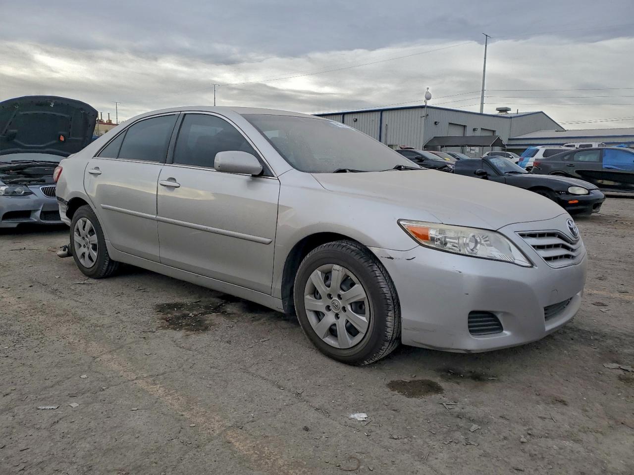 2010 TOYOTA CAMRY BASE photo 4