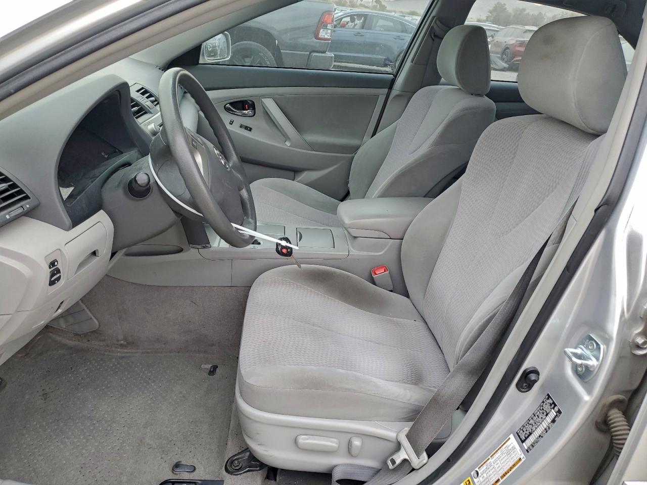 2010 TOYOTA CAMRY BASE photo 7